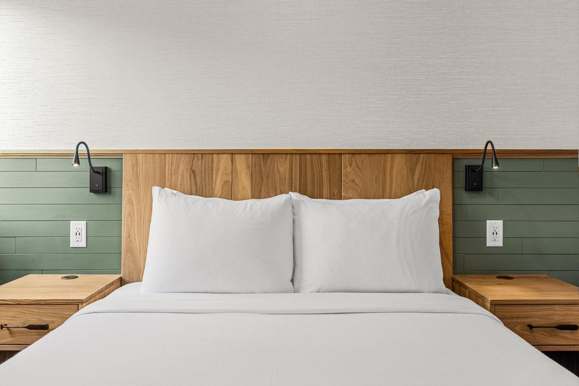 באנף Hotel Canoe And Suites מראה חיצוני תמונה