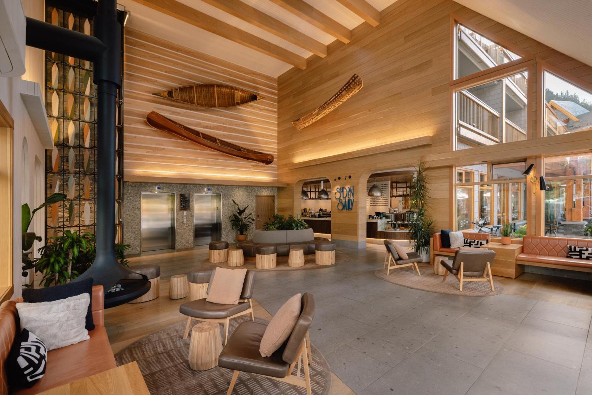 באנף Hotel Canoe And Suites מראה חיצוני תמונה